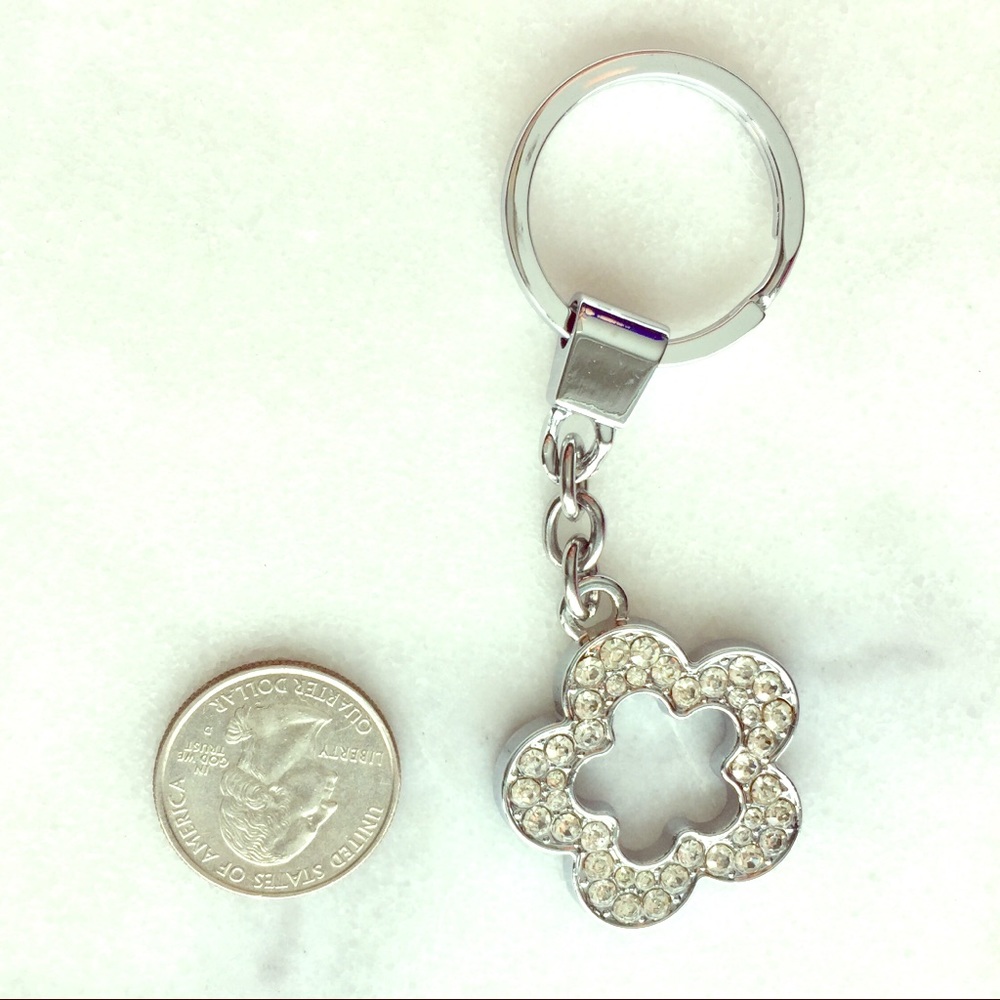 💎Silver Pave Rhinestone Flower Fob Keychain💎